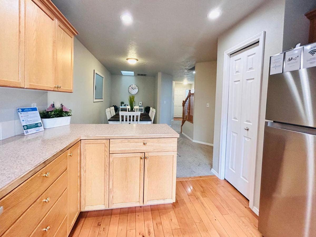 The Getaway Se Boise Condo Across The Street From Greenbelt, Bown Crossing And Boise River 3Bd 3Bath, 4 Beds! Lovely, Homey, Dining Table Seats 6 Eksteriør bilde